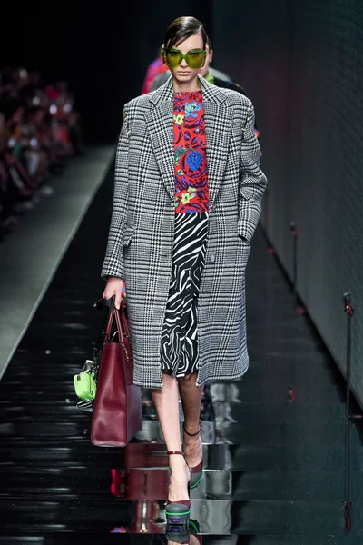 Look 38
